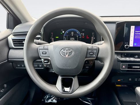 Used 2025 Toyota Camry LE w/ Convenience Package FWD image 11