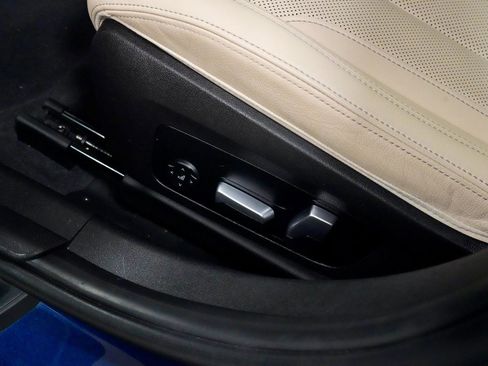 Certified 2023 BMW 330e xDrive w/ Premium Package image 22