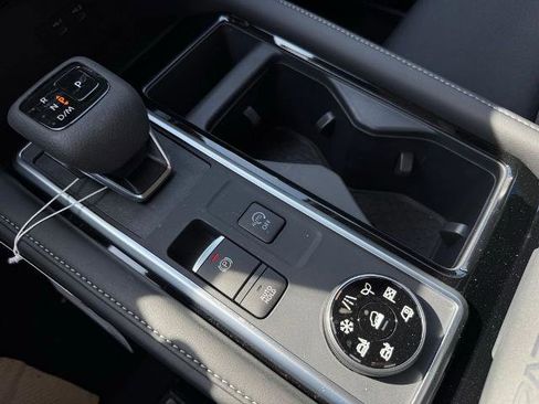 New 2026 Nissan Pathfinder SV image 25