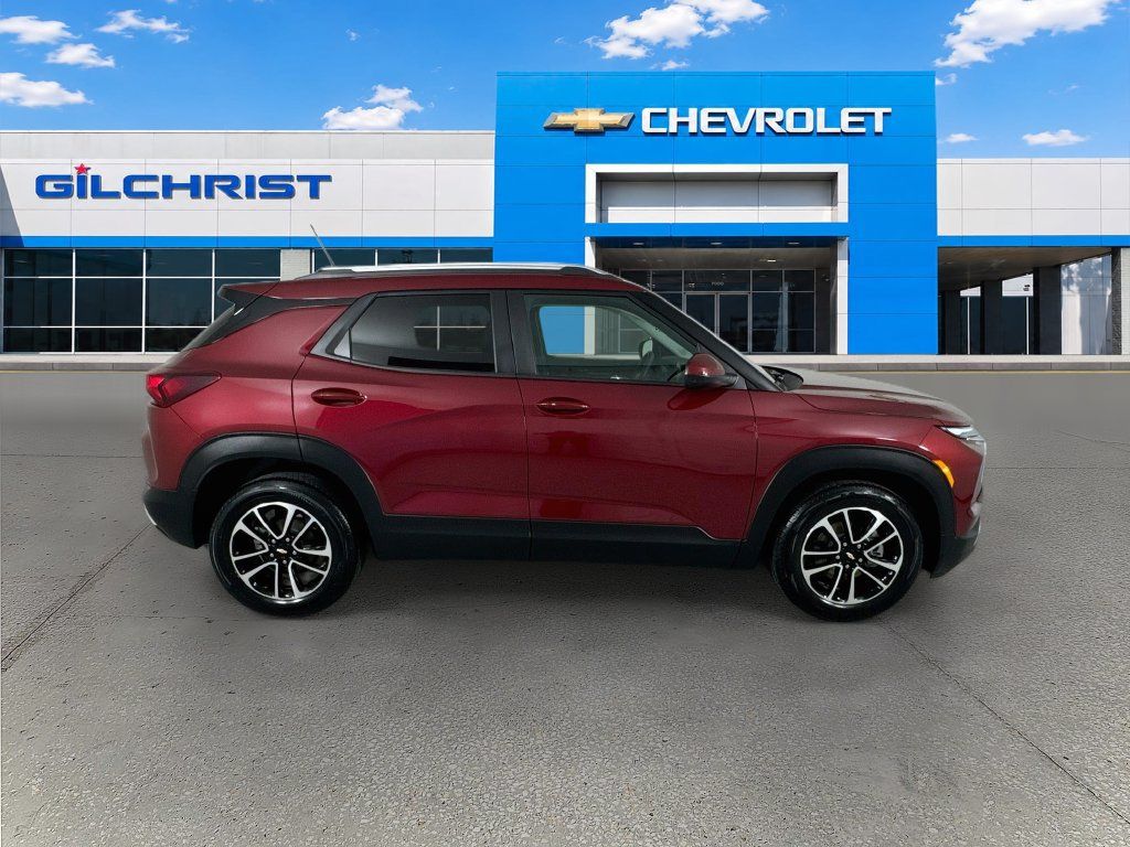 Used 2025 Chevrolet TrailBlazer LT FWD image 8