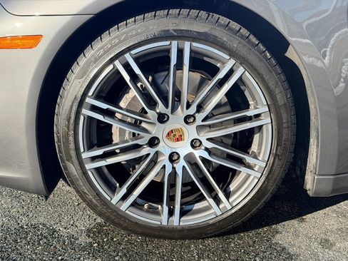 Used 2015 Porsche Panamera 4 image 28