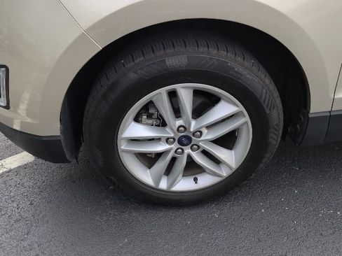 Used 2018 Ford Edge SEL w/ Equipment Group 201A FWD image 4