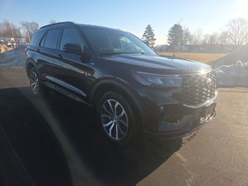 Used 2025 Ford Explorer ST-Line image 1
