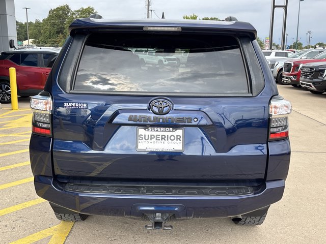 Used 2020 Toyota 4Runner SR5 AWD/4WD image 4