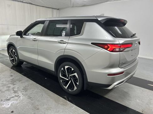 Used 2023 Mitsubishi Outlander SE AWD/4WD image 7