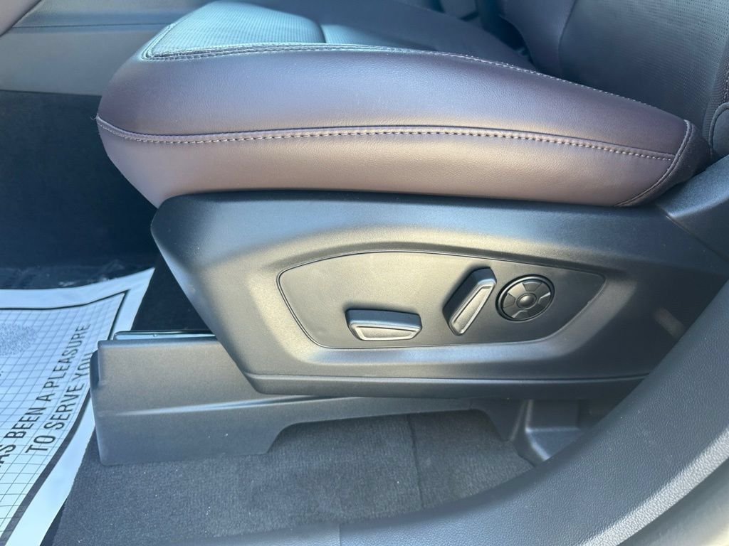 New 2026 Ford Explorer Platinum RWD image 33
