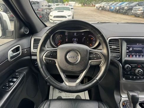 Used 2018 Jeep Grand Cherokee Laredo RWD image 19