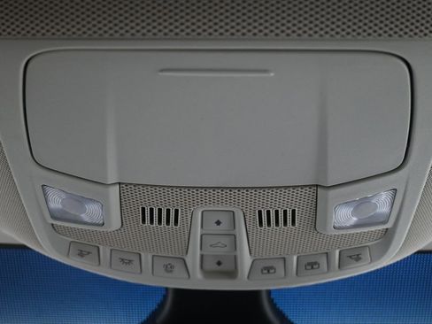 Used 2020 Ford Edge Titanium w/ Equipment Group 301A AWD/4WD image 17