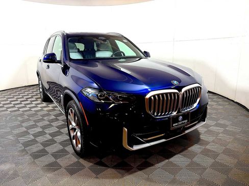 Certified 2024 BMW X5 xDrive40i w/ Premium Package image 2