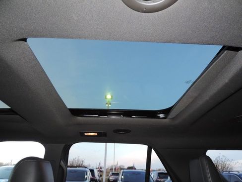 Used 2014 Ford Explorer XLT w/ Equipment Group 202A image 23