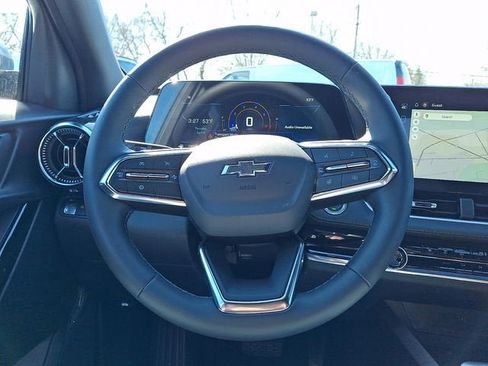 New 2026 Chevrolet Equinox LT FWD image 12