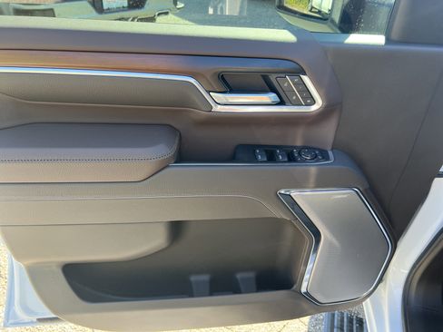 New 2026 GMC Sierra 2500 Denali w/ Denali Reserve Package image 12