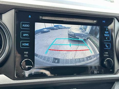 Used 2018 Toyota Tacoma TRD Sport image 20