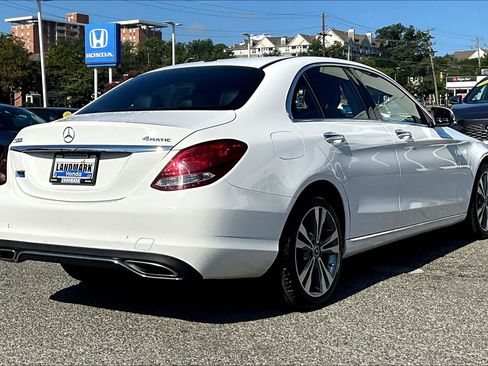 Used 2018 Mercedes-Benz C 300 4MATIC Sedan image 2