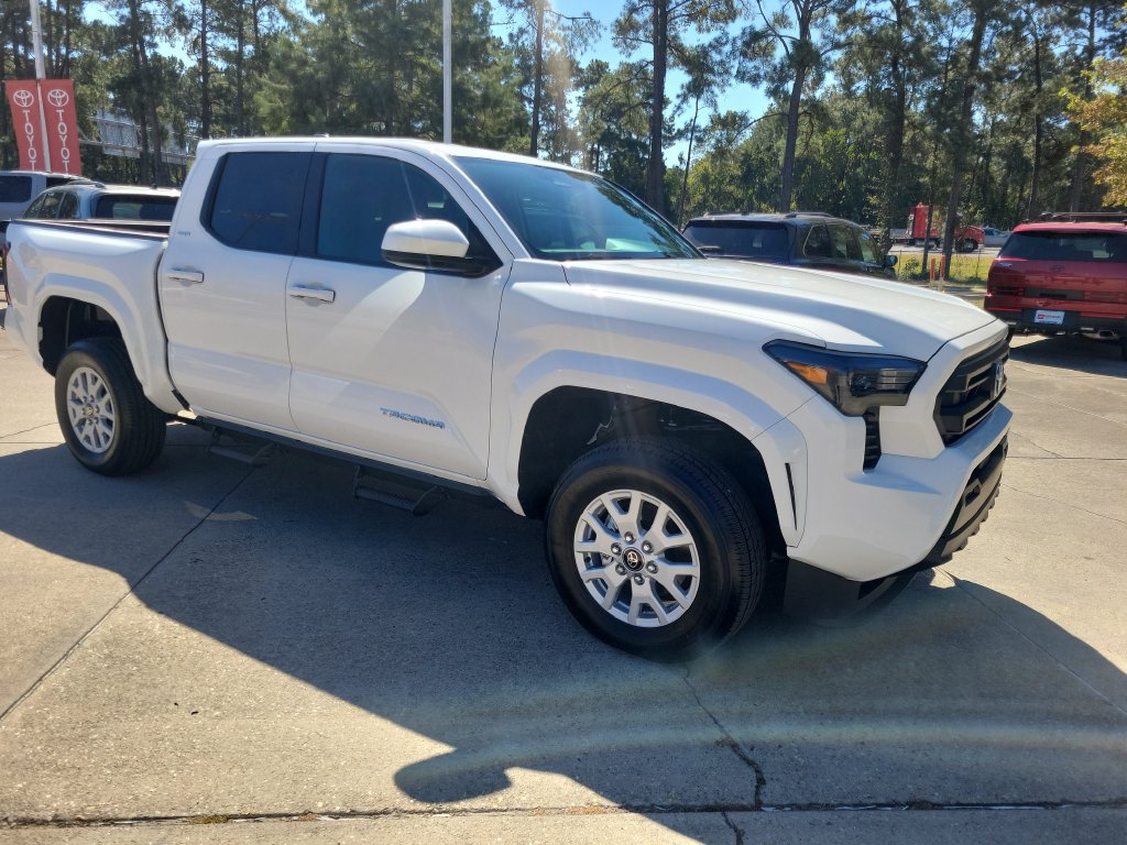 Used 2026 Toyota Tacoma SR5 RWD image 9