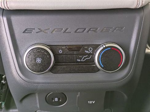 New 2026 Ford Explorer Active w/ Active Comfort Package image 28