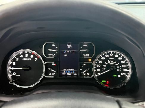 Used 2018 Toyota Tundra SR5 w/ SR5 Upgrade Package AWD/4WD image 26