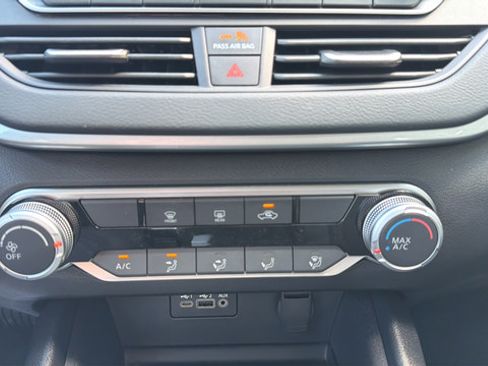 Certified 2025 Nissan Altima 2.5 S FWD image 15