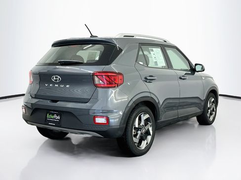 Used 2025 Hyundai Venue SEL FWD image 9