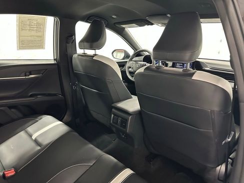 Used 2025 Toyota Camry SE image 56