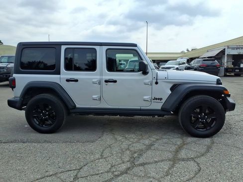 Used 2022 Jeep Wrangler Unlimited Sport AWD/4WD image 6