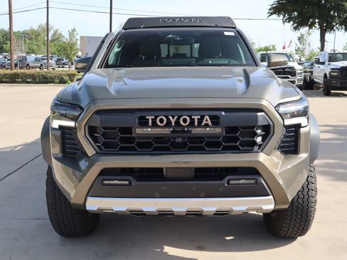 Used 2024 Toyota Tacoma 4x4 Double Cab Hybrid image 9