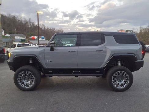 New 2025 GMC Hummer EV 3X AWD/4WD image 2