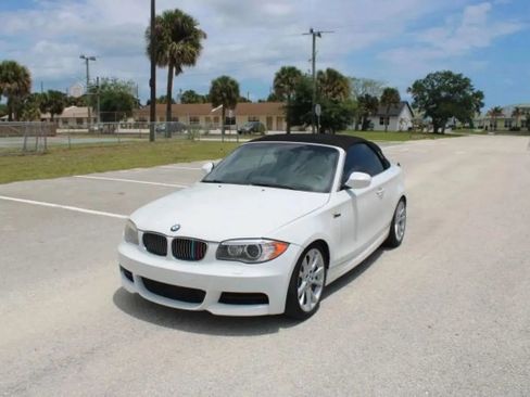 Used 2013 BMW 135i Convertible RWD image 20