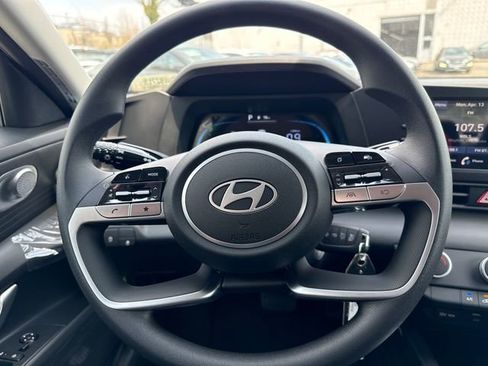 New 2026 Hyundai Elantra SE FWD image 18