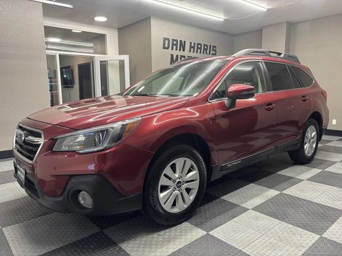 Used 2019 Subaru Outback 2.5i Premium w/ Popular Package #2 AWD/4WD image 2