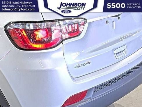 Used 2024 Jeep Compass Latitude AWD/4WD image 12