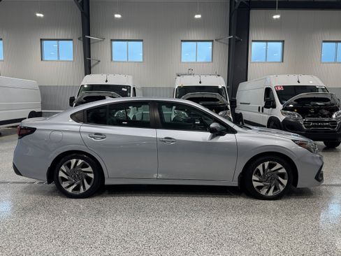 Used 2024 Subaru Legacy Limited AWD/4WD image 5