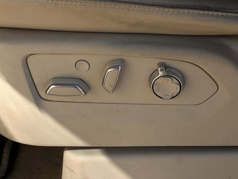 Certified 2023 Cadillac Escalade ESV Premium Luxury Platinum image 24