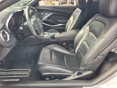 Used 2019 Chevrolet Camaro LT image 4