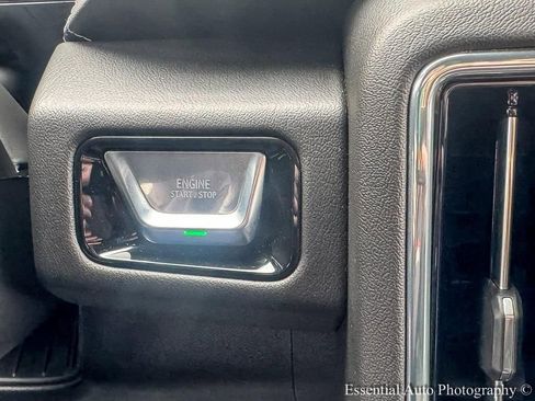 Used 2025 GMC Yukon Denali image 16