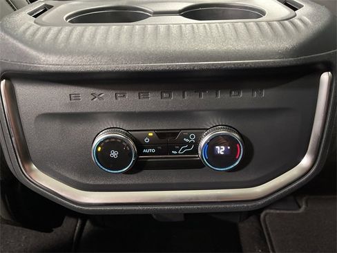 New 2025 Ford Expedition Active image 37