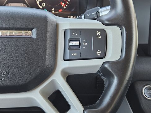 Used 2020 Land Rover Defender 110 First Edition image 28