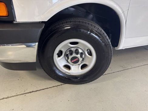 Used 2025 GMC Savana 3500 LT w/ LT Preferred Equipment Group RWD image 39