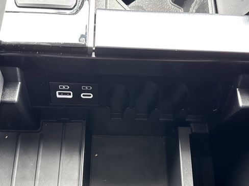 Used 2025 Toyota Sequoia Platinum image 37