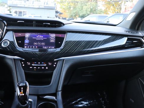 Used 2023 Cadillac XT6 Premium Luxury image 20