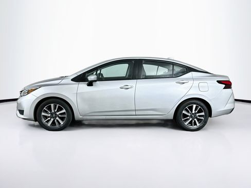 Used 2025 Nissan Versa SV FWD image 4