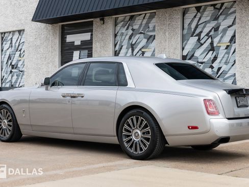 Used 2023 Rolls-Royce Phantom Sedan w/ The Phantom Package image 14