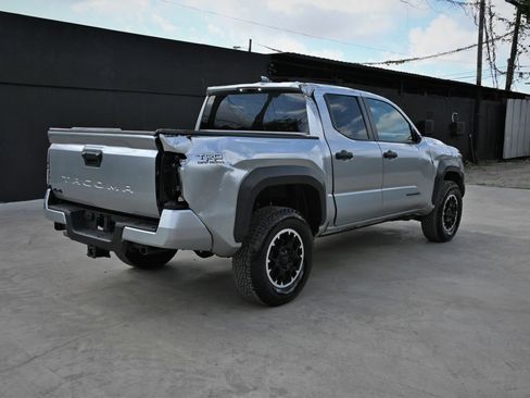 Used 2024 Toyota Tacoma TRD Off-Road AWD/4WD image 4