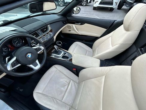 Used 2013 BMW Z4 sDrive28i image 10