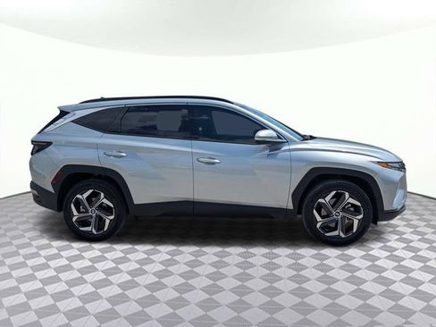 Used 2022 Hyundai Tucson Limited AWD/4WD image 2