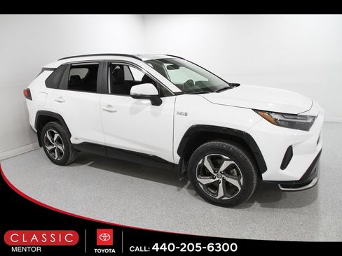 Certified 2023 Toyota RAV4 SE image 1