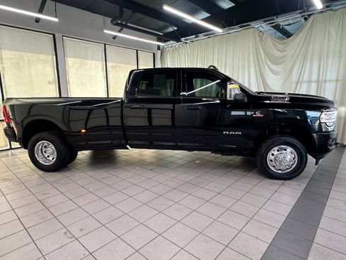 Used 2024 RAM 3500 Laramie AWD/4WD image 3