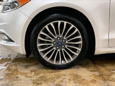 Used 2017 Ford Fusion SE image 12