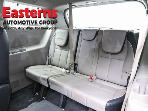 Used 2020 Kia Sedona EX FWD image 26