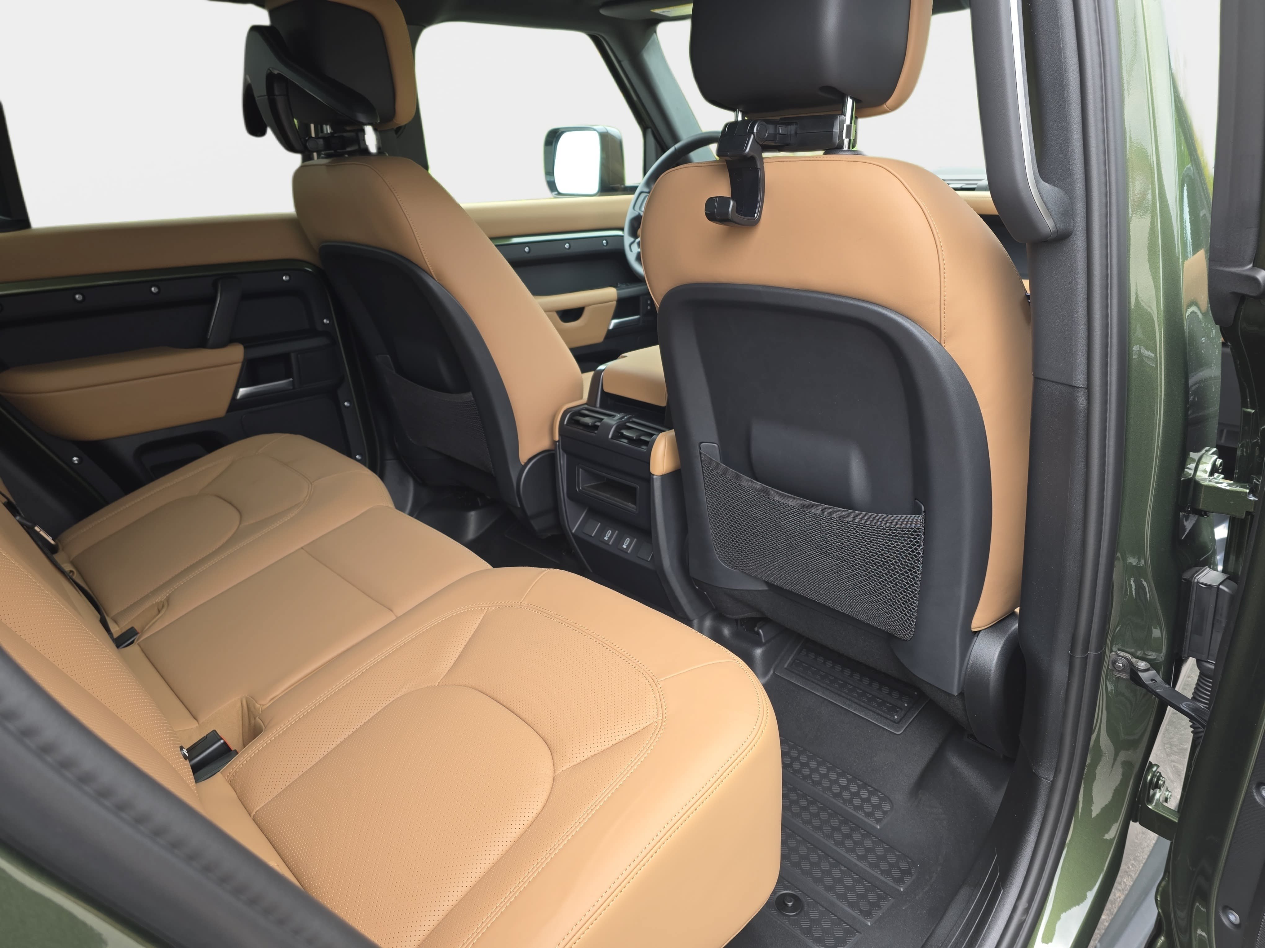 New 2026 Land Rover Defender 110 X-Dynamic SE AWD/4WD image 11